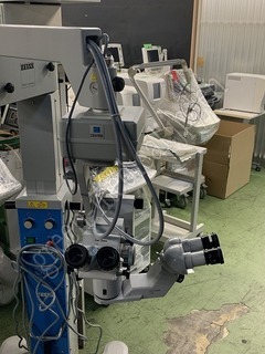 Carl Zeiss Surgical Microscope